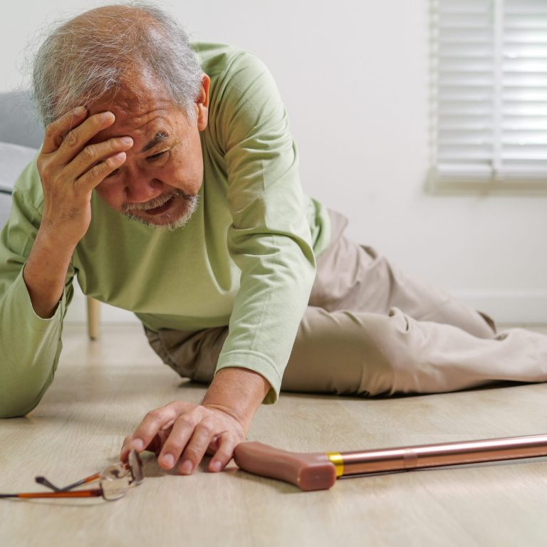 Prevention of Falls in the Elderly - PhysioCare Centre - Physiotherapy - Mahim | Mumbai